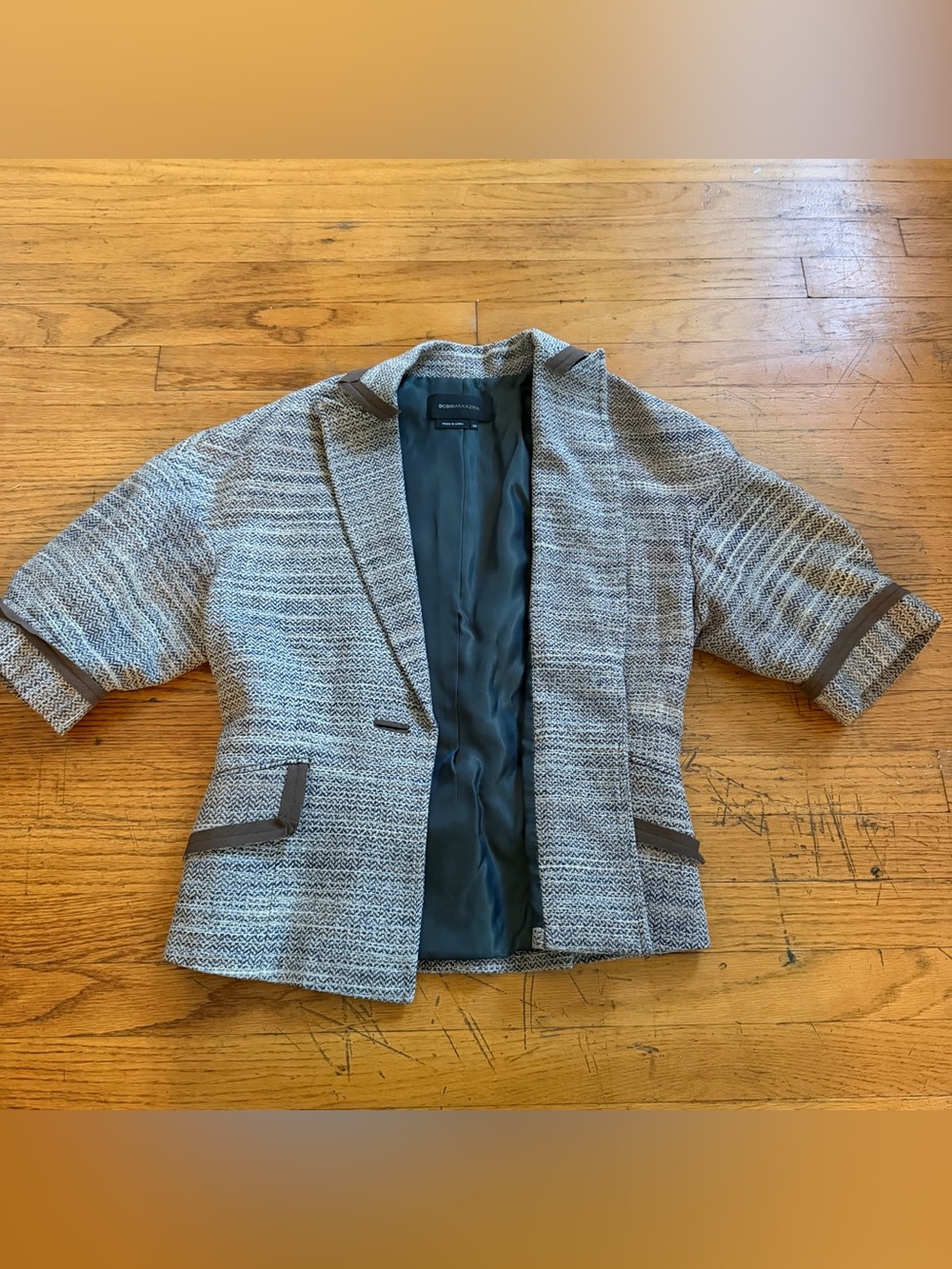 BCBGMaxazria Textured Taupe Short-Sleeve Blazer Jacket - Picture 2 of 7